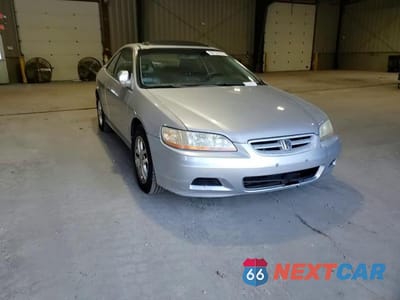 Zdjęcie 13 z 14 samochodu: 2002 HONDA ACCORD EX VIN:1HGCG22512A007776 - miniatura