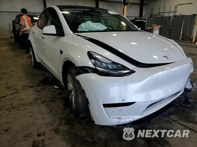 Zdjęcie 13 z 14 samochodu: 2023 TESLA MODEL Y VIN:7SAYGDEE0PA103666 - miniatura