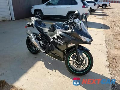 Zdjęcie 10 z 10 samochodu: 2022 KAWASAKI EX400 VIN:JKAEXKH18NDAH5676 - miniatura
