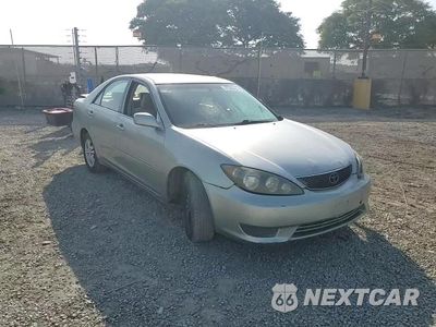 2005 TOYOTA CAMRY LE 4T1BF30K65U601368 - główne zdjęcie licytacji z USA - miniatura