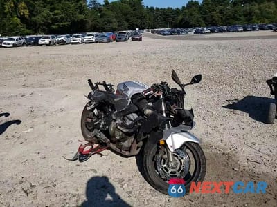 Zdjęcie 9 z 9 samochodu: 2003 HONDA CBR600 F4 VIN:JH2PC35063M401184 - miniatura