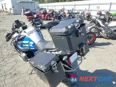 Zdjęcie 9 z 9 samochodu: 2018 BMW R1200 GS ADVENTURE VIN:WB10A1204JZ967902 - miniatura