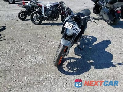 Zdjęcie 10 z 10 samochodu: 2023 KTM 200 DUKE VIN:MD2JPC401PC027058 - miniatura