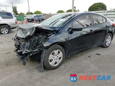 Zdjęcie 13 z 14 samochodu: 2016 KIA FORTE LX VIN:KNAFK4A60G5502970 - miniatura