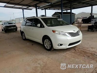 Zdjęcie 13 z 14 samochodu: 2015 TOYOTA SIENNA XLE VIN:5TDYK3DC3FS682820 - miniatura