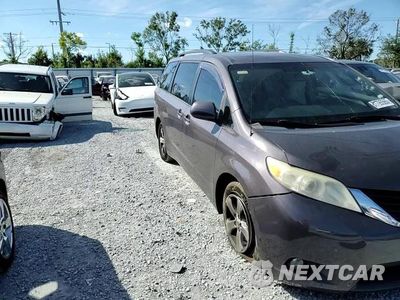 Zdjęcie 14 z 15 samochodu: 2014 TOYOTA SIENNA LE VIN:5TDKK3DC9ES443258 - miniatura