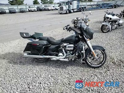 Zdjęcie 9 z 9 samochodu: 2017 HARLEY-DAVIDSON FLHX STREET GLIDE VIN:1HD1KBC19HB609827 - miniatura