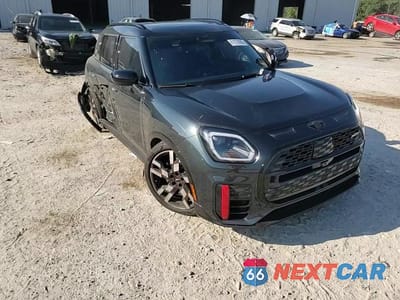 Zdjęcie 14 z 15 samochodu: 2025 MINI COUNTRYMAN JCW ALL4 VIN:WMZ33GA07S7S71725 - miniatura