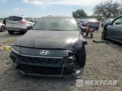 Zdjęcie 13 z 14 samochodu: 2025 HYUNDAI ELANTRA SEL SPORT VIN:KMHLM4DG5SU049251 - miniatura