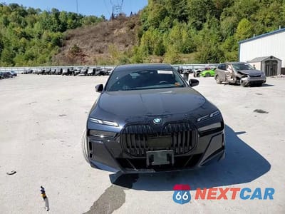 Zdjęcie 13 z 15 samochodu: 2023 BMW 760 XI VIN:WBA33EJ09PCM38862 - miniatura