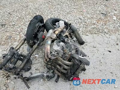 Zdjęcie 9 z 9 samochodu: 2025 BMW S 1000 RR VIN:WB10P2308S6L85629 - miniatura
