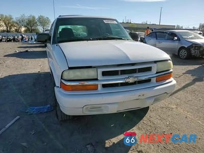 Zdjęcie 14 z 15 samochodu: 2002 CHEVROLET BLAZER VIN:1GNCS13WX2K155912 - miniatura