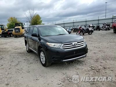 Zdjęcie 14 z 15 samochodu: 2013 TOYOTA HIGHLANDER BASE VIN:5TDBK3EH0DS247623 - miniatura