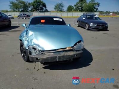 Zdjęcie 13 z 13 samochodu: 2001 MAZDA MX-5 MIATA BASE VIN:JM1NB353810217673 - miniatura