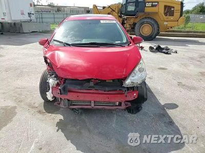 Zdjęcie 14 z 15 samochodu: 2014 TOYOTA PRIUS C VIN:JTDKDTB31E1068704 - miniatura