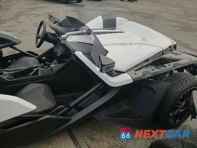 Zdjęcie 10 z 10 samochodu: 2019 POLARIS SLINGSHOT VIN:57XAASFA1K8134489 - miniatura