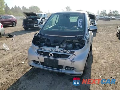 Zdjęcie 14 z 15 samochodu: 2015 SMART FORTWO PURE VIN:WMEEJ3BAXFK800698 - miniatura