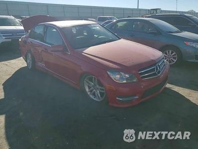 Zdjęcie 10 z 14 samochodu: 2014 MERCEDES-BENZ C 250 VIN:WDDGF4HB7EG214823 - miniatura