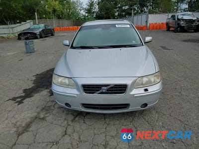 Zdjęcie 13 z 14 samochodu: 2005 VOLVO S60 VIN:YV1RS640952447138 - miniatura