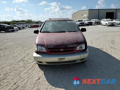 Zdjęcie 13 z 14 samochodu: 1998 TOYOTA SIENNA LE VIN:4T3ZF13C3WU077824 - miniatura