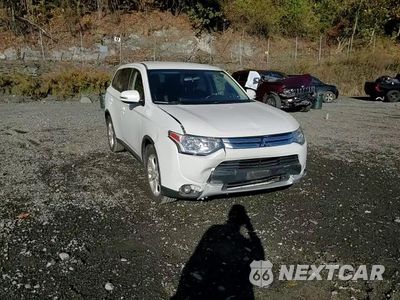Zdjęcie 14 z 15 samochodu: 2015 MITSUBISHI OUTLANDER SE VIN:JA4AD3A33FZ003038 - miniatura