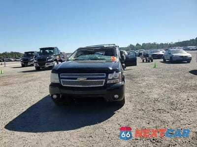 Zdjęcie 14 z 14 samochodu: 2013 CHEVROLET SUBURBAN VIN:1GNSCJE08DR107191 - miniatura