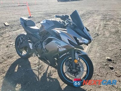 Zdjęcie 10 z 10 samochodu: 2021 KAWASAKI EX650 M VIN:ML5EXEM12MDA30159 - miniatura