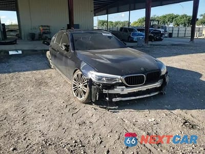 Zdjęcie 14 z 15 samochodu: 2019 BMW M550XI VIN:WBAJB9C50KB464629 - miniatura