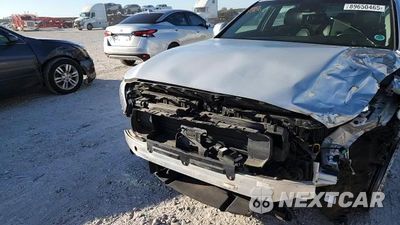 Zdjęcie 13 z 14 samochodu: 2019 GENESIS G90 ULTIMATE VIN:KMTF54JH1KU054122 - miniatura