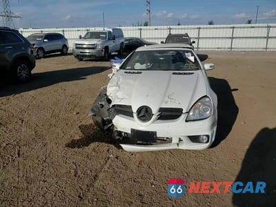 Zdjęcie 13 z 14 samochodu: 2005 MERCEDES-BENZ SLK 55 AMG VIN:WDBWK73F45F059438 - miniatura