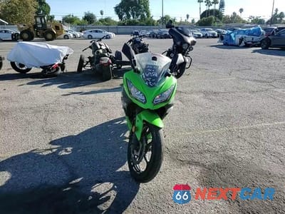 Zdjęcie 9 z 9 samochodu: 2015 KAWASAKI EX300 B VIN:JKAEX8B13FDA18612 - miniatura