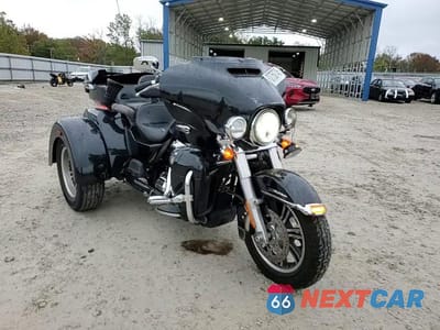 Zdjęcie 11 z 12 samochodu: 2018 HARLEY-DAVIDSON FLHTCUTG TRI GLIDE ULTRA VIN:1HD1MAD13JB855460 - miniatura