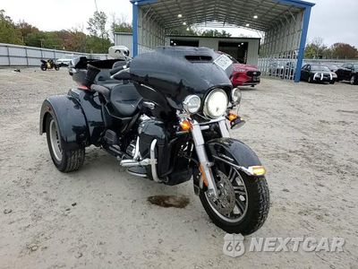 Zdjęcie 11 z 12 samochodu: 2018 HARLEY-DAVIDSON FLHTCUTG TRI GLIDE ULTRA VIN:1HD1MAD13JB855460 - miniatura