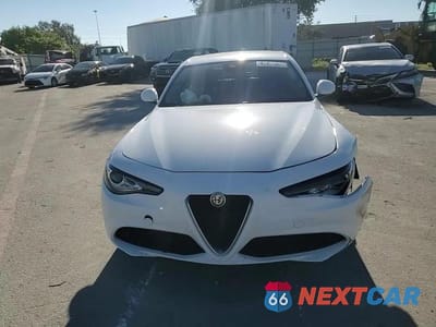 Zdjęcie 14 z 15 samochodu: 2021 ALFA ROMEO GIULIA SPORT VIN:ZARFAMAN6M7646879 - miniatura