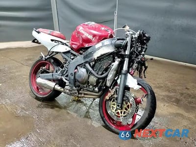 Zdjęcie 9 z 9 samochodu: 2000 KAWASAKI ZX600 J1 VIN:JKAZX4J1XYA017759 - miniatura