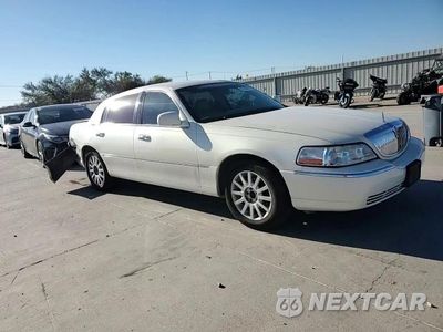 Zdjęcie 13 z 14 samochodu: 2007 LINCOLN TOWN CAR SIGNATURE VIN:1LNHM81V87Y605102 - miniatura