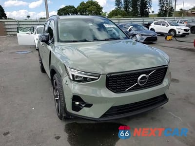 Zdjęcie 13 z 15 samochodu: 2025 VOLVO XC40 PLUS VIN:YV4L12UCXS2606078 - miniatura