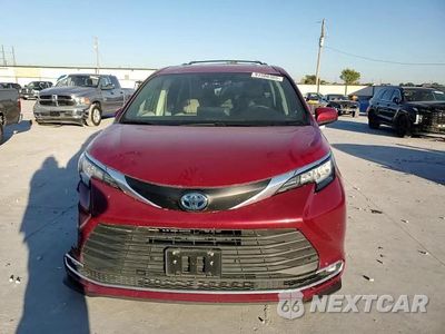 Zdjęcie 15 z 17 samochodu: 2021 TOYOTA SIENNA XLE VIN:5TDYRKECXMS015485 - miniatura