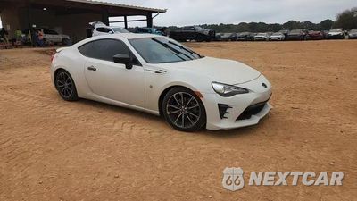 Zdjęcie 13 z 15 samochodu: 2017 TOYOTA 86 BASE VIN:JF1ZNAA12H8711417 - miniatura