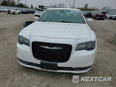 Zdjęcie 13 z 14 samochodu: 2015 CHRYSLER 300 S VIN:2C3CCABG6FH828471 - miniatura