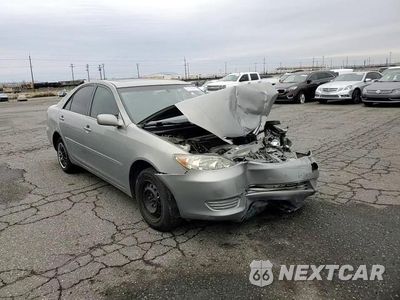Zdjęcie 13 z 14 samochodu: 2005 TOYOTA CAMRY LE VIN:4T1BE32K25U551066 - miniatura