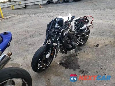Zdjęcie 9 z 9 samochodu: 2017 YAMAHA FZ09 VIN:JYARN53E9HA001324 - miniatura