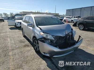 Zdjęcie 14 z 14 samochodu: 2017 TOYOTA SIENNA LE VIN:5TDKZ3DC6HS860594 - miniatura