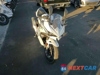 Zdjęcie 10 z 11 samochodu: 2024 KAWASAKI EX500 VIN:ML5EXGG1XRDA18209 - miniatura