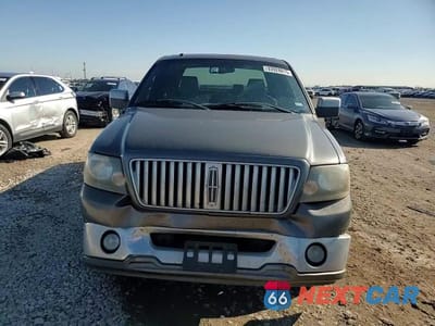 Zdjęcie 13 z 14 samochodu: 2006 LINCOLN MARK LT VIN:5LTPW16526FJ22450 - miniatura