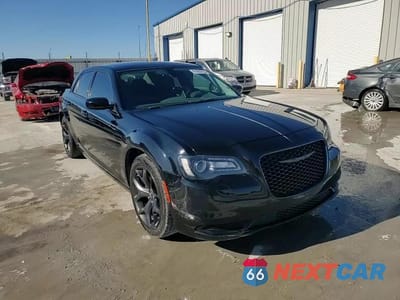 Zdjęcie 13 z 15 samochodu: 2022 CHRYSLER 300 TOURING VIN:2C3CCAAG7NH214478 - miniatura