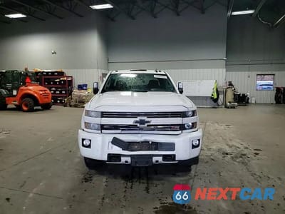 Zdjęcie 13 z 14 samochodu: 2016 CHEVROLET SILVERADO K3500 LTZ VIN:1GC4K0C86GF238973 - miniatura