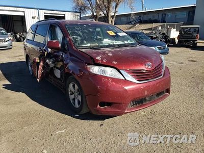 Zdjęcie 11 z 14 samochodu: 2017 TOYOTA SIENNA LE VIN:5TDKZ3DC4HS853532 - miniatura