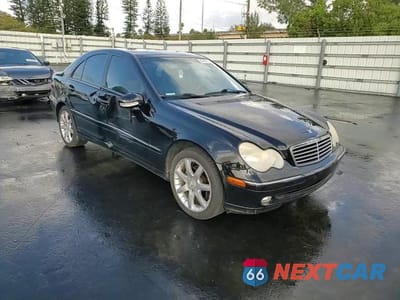 Zdjęcie 11 z 14 samochodu: 2003 MERCEDES-BENZ C 230K SPORT SEDAN VIN:WDBRF40J83F432194 - miniatura