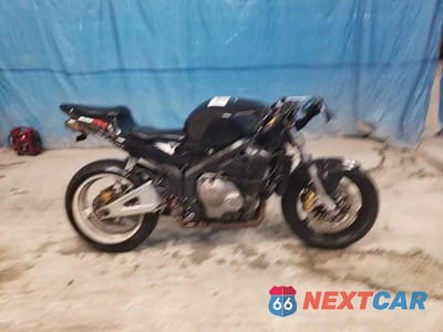 Zdjęcie 10 z 10 samochodu: 2003 HONDA CBR600 RR VIN:JH2PC37013M010179 - miniatura